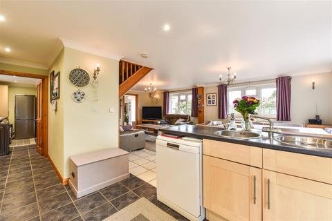 Little Warwick Barnham Road, Eastergate, Chichester, PO20 3RT