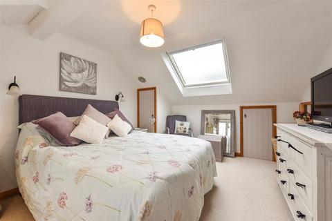Little Warwick Barnham Road, Eastergate, Chichester, PO20 3RT