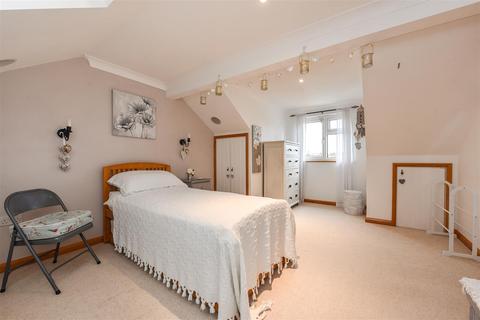 Little Warwick Barnham Road, Eastergate, Chichester, PO20 3RT