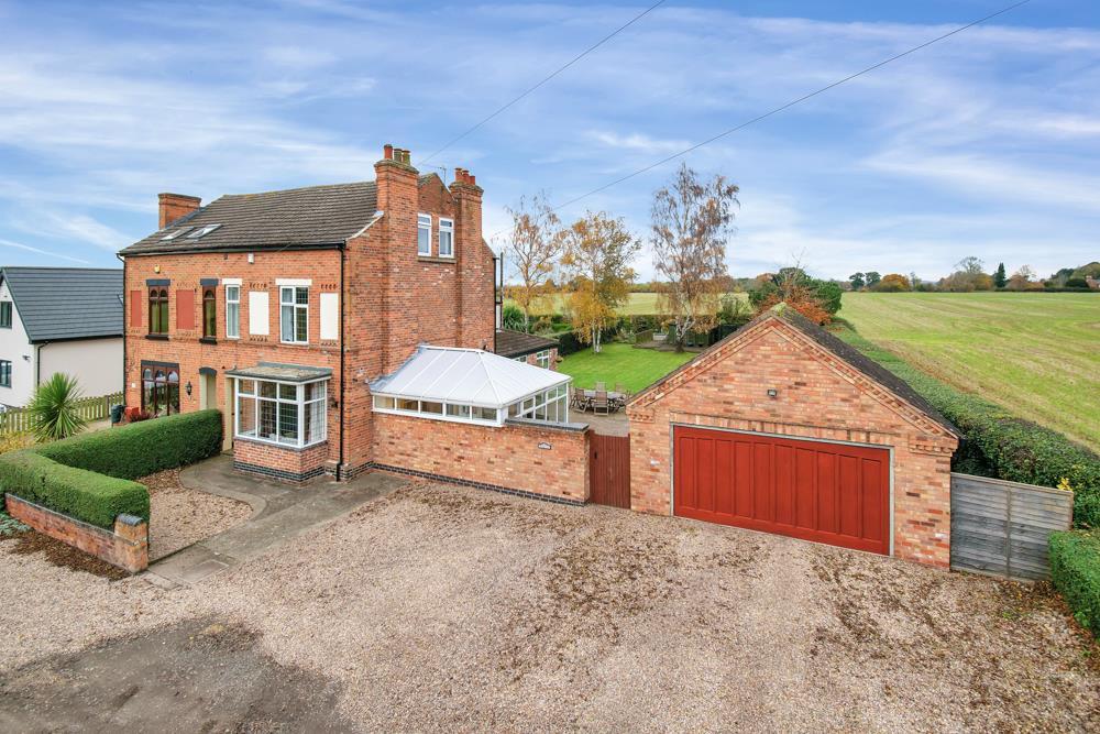 Brunts Lane, East Bridgford, Nottingham 4 bed semidetached house £
