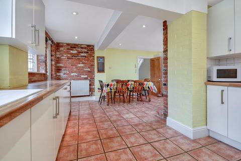 8 Brunts Lane, East Bridgford, Nottingham, NG13 8NQ