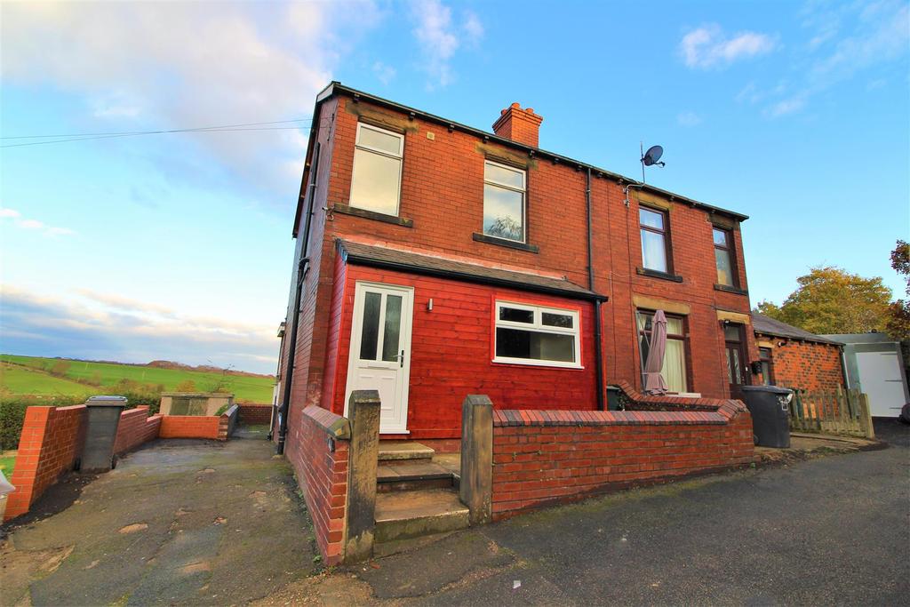 Station Road, Skelmanthorpe... 3 bed semidetached house £185,000