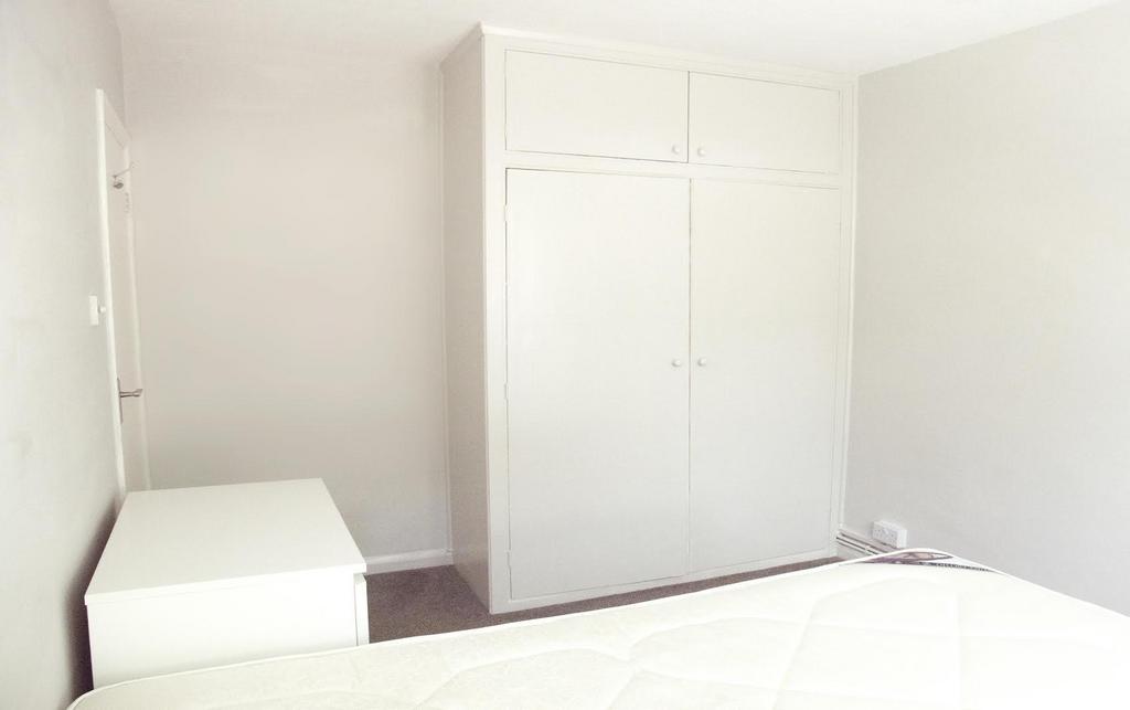 Bed 4 new.jpg
