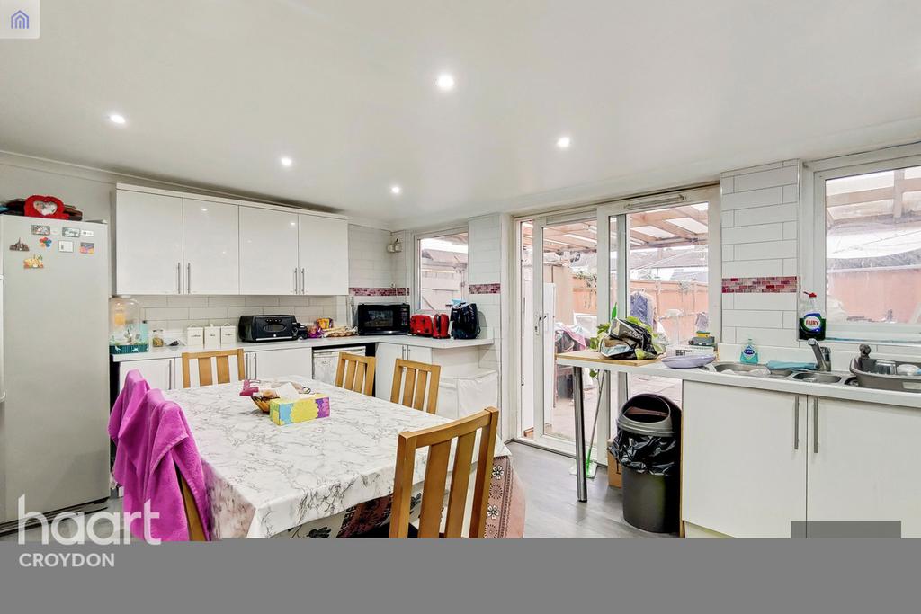 Junction Road, South Croydon 6 bed terraced house £475,000