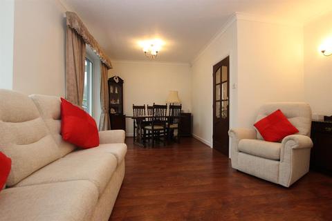 81 Manor Road, Darwen, BB3 2SN