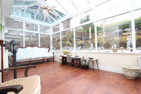 81 Manor Road, Darwen, BB3 2SN