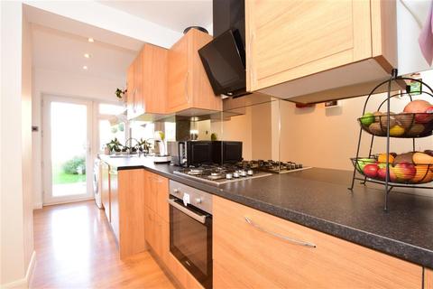 79 Woburn Avenue, Hornchurch, RM12 4NQ