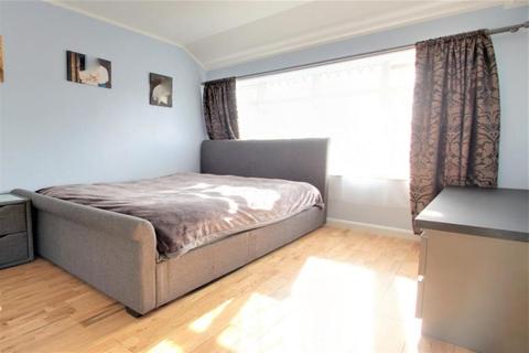79 Woburn Avenue, Hornchurch, RM12 4NQ