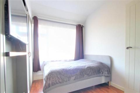 79 Woburn Avenue, Hornchurch, RM12 4NQ