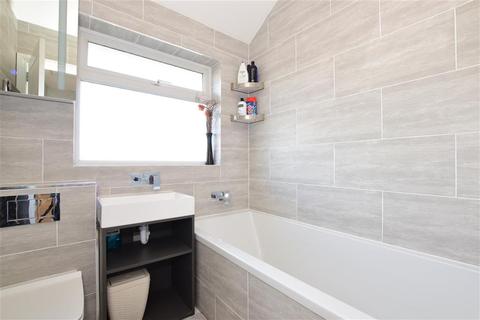 79 Woburn Avenue, Hornchurch, RM12 4NQ