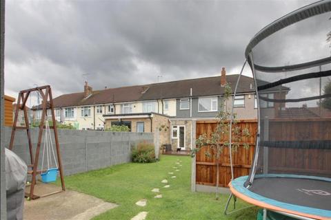 79 Woburn Avenue, Hornchurch, RM12 4NQ