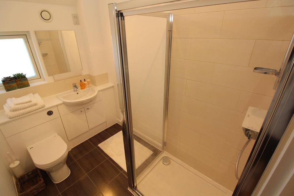 Second Floor Bathroo