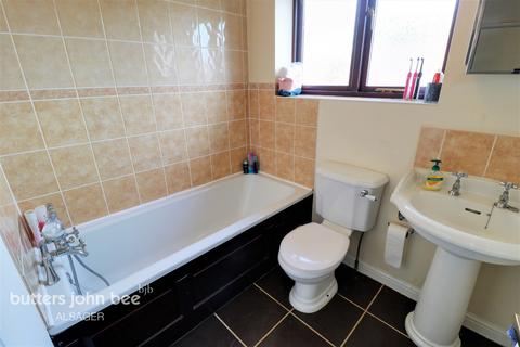 4 Davis Close, Alsager, Stoke-on-trent, ST7 2YP