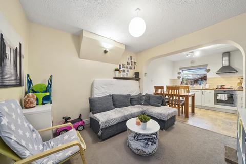 2b Thirlmere Avenue, Perivale, Greenford, UB6 8EF