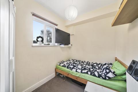2b Thirlmere Avenue, Perivale, Greenford, UB6 8EF