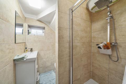 2b Thirlmere Avenue, Perivale, Greenford, UB6 8EF