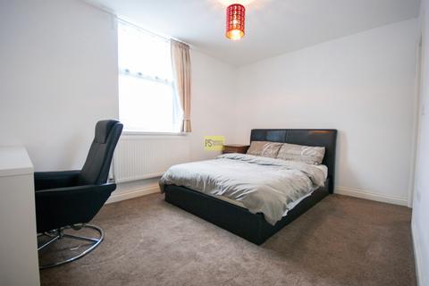 2 bedroom terraced house to rent - St. Stephens Road, Birmingham B29