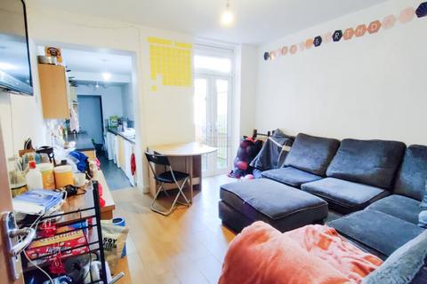 7 bedroom terraced house to rent, Croydon Road, Birmingham B29