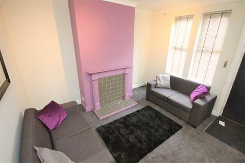 2 bedroom terraced house to rent, Autumn Place, Hyde Park, Leeds, LS6 1RJ