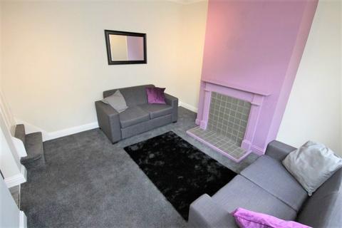 2 bedroom terraced house to rent, Autumn Place, Hyde Park, Leeds, LS6 1RJ