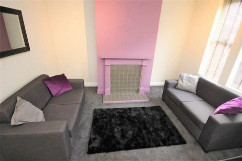 2 bedroom terraced house to rent, Autumn Place, Hyde Park, Leeds, LS6 1RJ