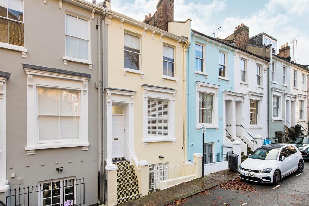 Heath Villas, Vale of Health, London... 3 bed terraced house - £2,650,000