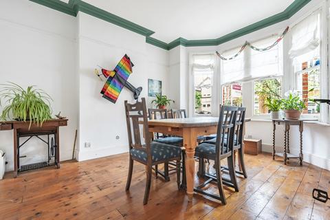 59 Cobham Road, Kingston Upon Thames, KT1 3AE