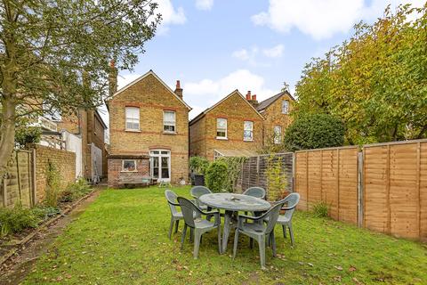 59 Cobham Road, Kingston Upon Thames, KT1 3AE