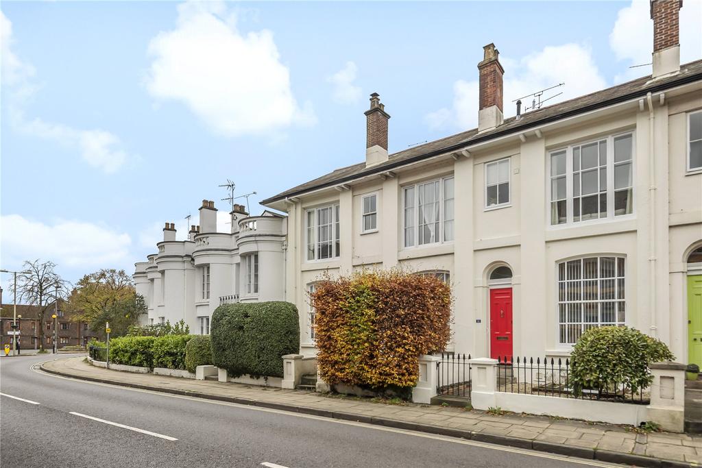 Eastgate Street, Winchester, Hampshire, SO23 3 bed terraced house £