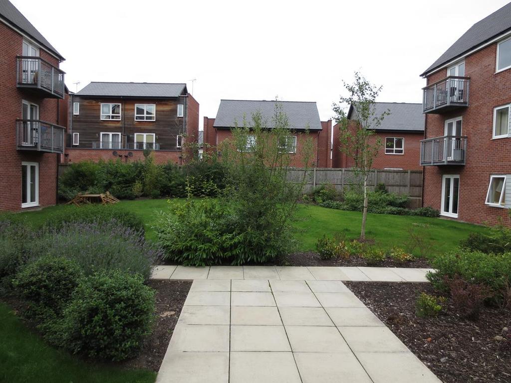 Highmarsh Crescent, West Didsbury, M20 2 bed apartment £895 pcm (£207 pw)