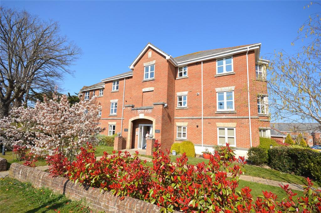 Hillcroft Close, Lymington, SO41 2 bed apartment £299,950