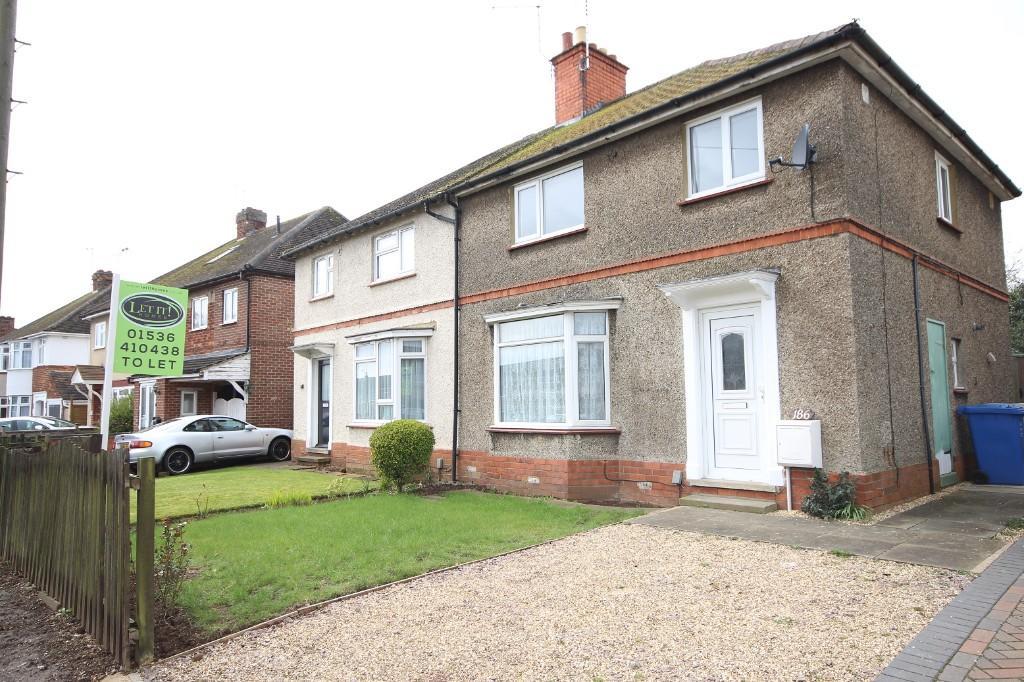 Windmill Avenue, Kettering NN15 3 bed semidetached house £850 pcm (£196 pw)