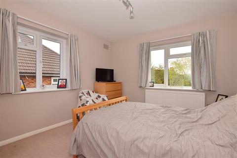 61 Hillyfields, Loughton, IG10 2PT