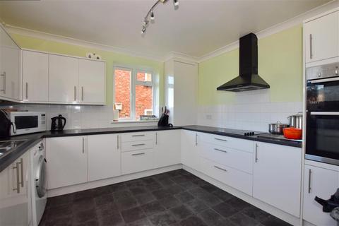 61 Hillyfields, Loughton, IG10 2PT