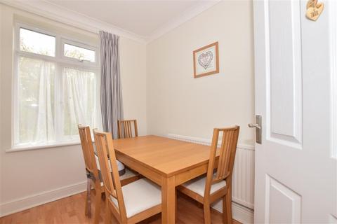 61 Hillyfields, Loughton, IG10 2PT