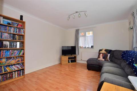 61 Hillyfields, Loughton, IG10 2PT