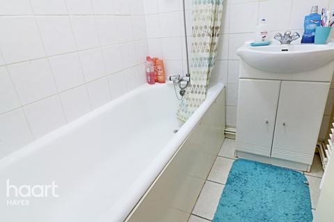 28 Benson Close, Hounslow, TW3 3QX