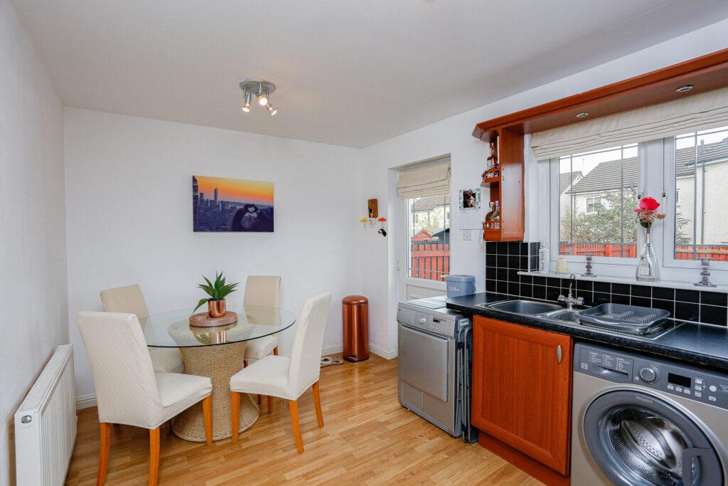 Smithfield Meadows, Alloa, FK10 2 bed semidetached house £130,000