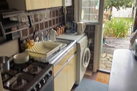 38 Ridgemount Avenue, Coulsdon, CR5 3AQ