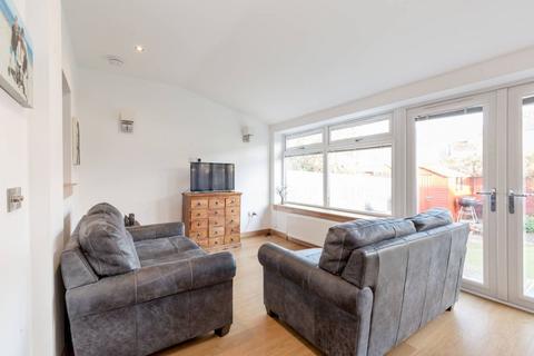 38 Carnbee Park, Edinburgh, EH16 6GH