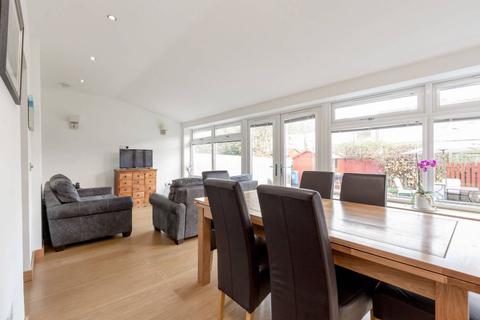 38 Carnbee Park, Edinburgh, EH16 6GH