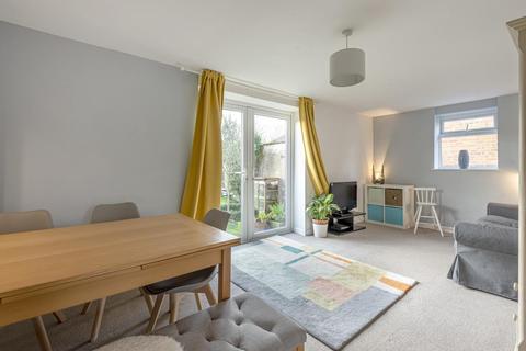2 Buscot Drive, Abingdon, OX14 2BJ
