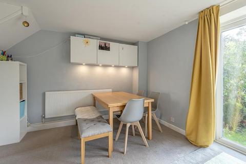 2 Buscot Drive, Abingdon, OX14 2BJ