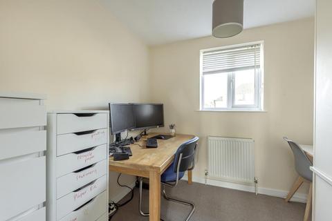 2 Buscot Drive, Abingdon, OX14 2BJ