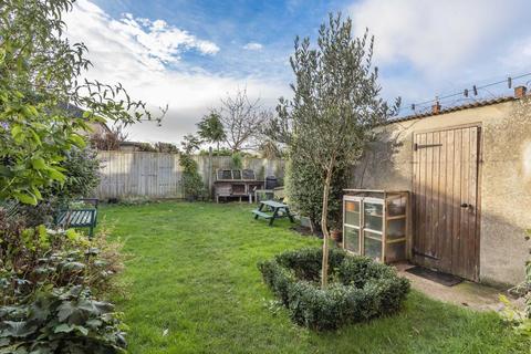 2 Buscot Drive, Abingdon, OX14 2BJ