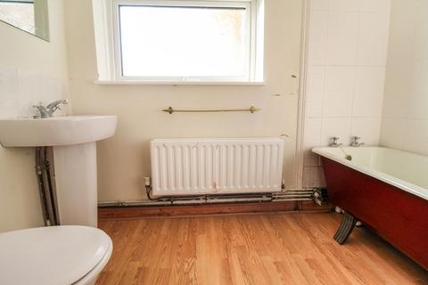3 bedroom terraced house to rent - Dudley Street, Bedford