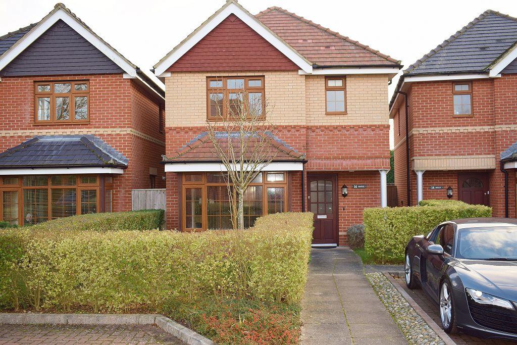 Woodlands Gardens, Blackfield, Southampton, Hampshire, SO45 1GD 3 bed
