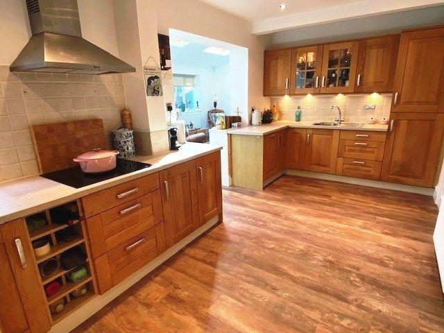Kitchen / breakfast room