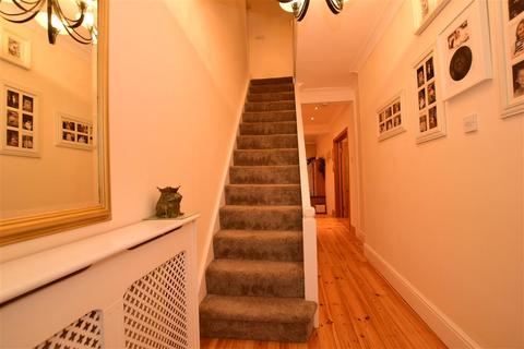 1 Iris Crescent, Bexleyheath, DA7 5QB