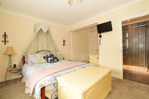 1 Iris Crescent, Bexleyheath, DA7 5QB